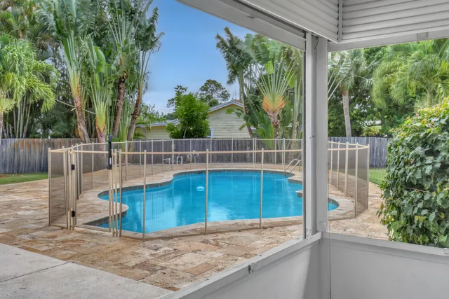 $899,000 | 852 Palo Verde Court, Haverhill, FL 33415