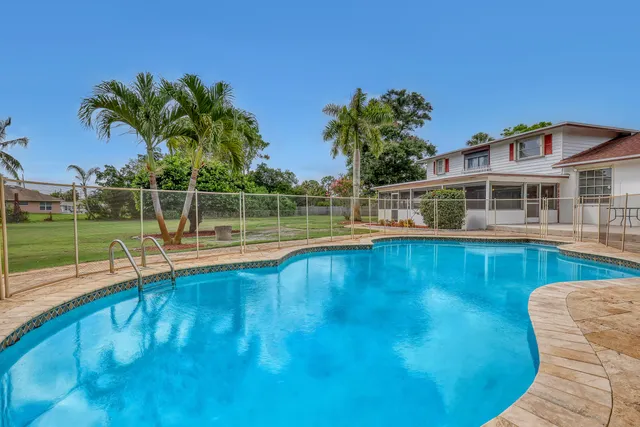 $899,000 | 852 Palo Verde Court, Haverhill, FL 33415