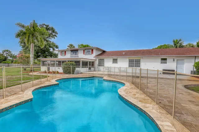 $899,000 | 852 Palo Verde Court, Haverhill, FL 33415