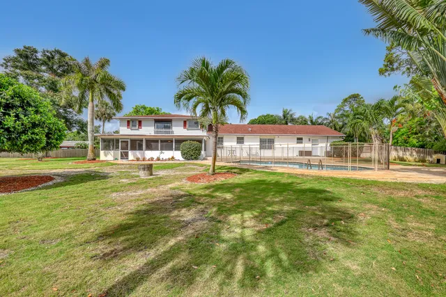 $899,000 | 852 Palo Verde Court, Haverhill, FL 33415