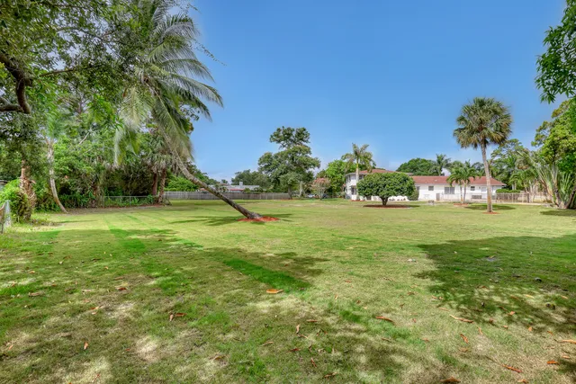 $899,000 | 852 Palo Verde Court, Haverhill, FL 33415