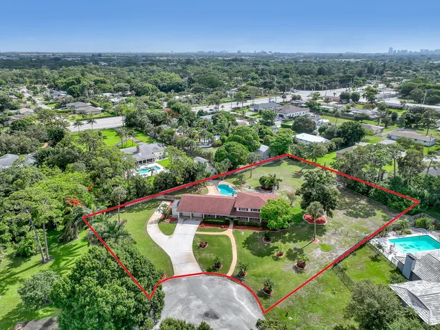 $899,000 | 852 Palo Verde Court, Haverhill, FL 33415