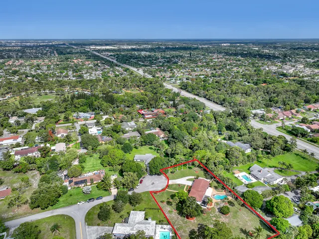 $899,000 | 852 Palo Verde Court, Haverhill, FL 33415