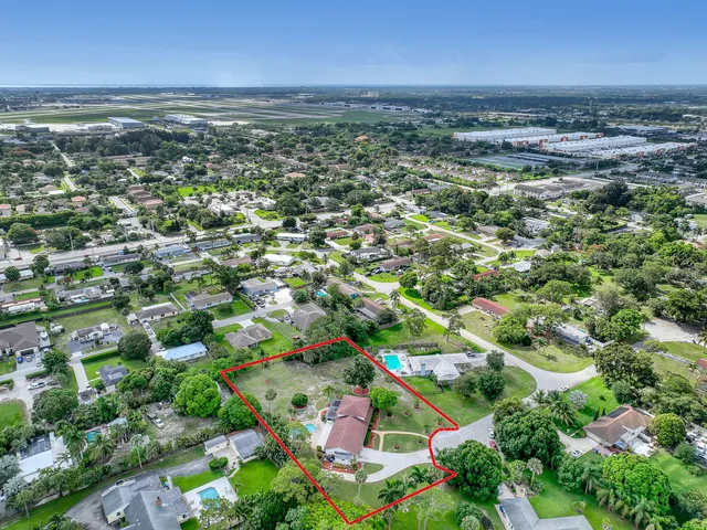 $899,000 | 852 Palo Verde Court, Haverhill, FL 33415