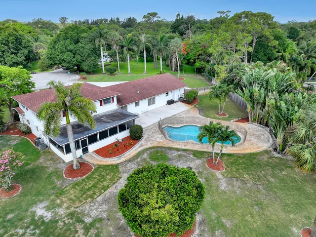 $899,000 | 852 Palo Verde Court, Haverhill, FL 33415