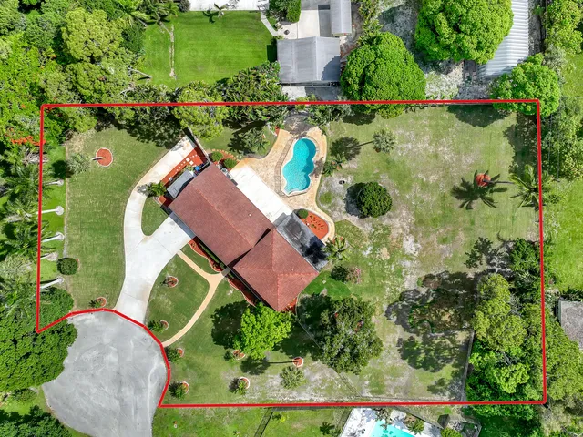 $899,000 | 852 Palo Verde Court, Haverhill, FL 33415