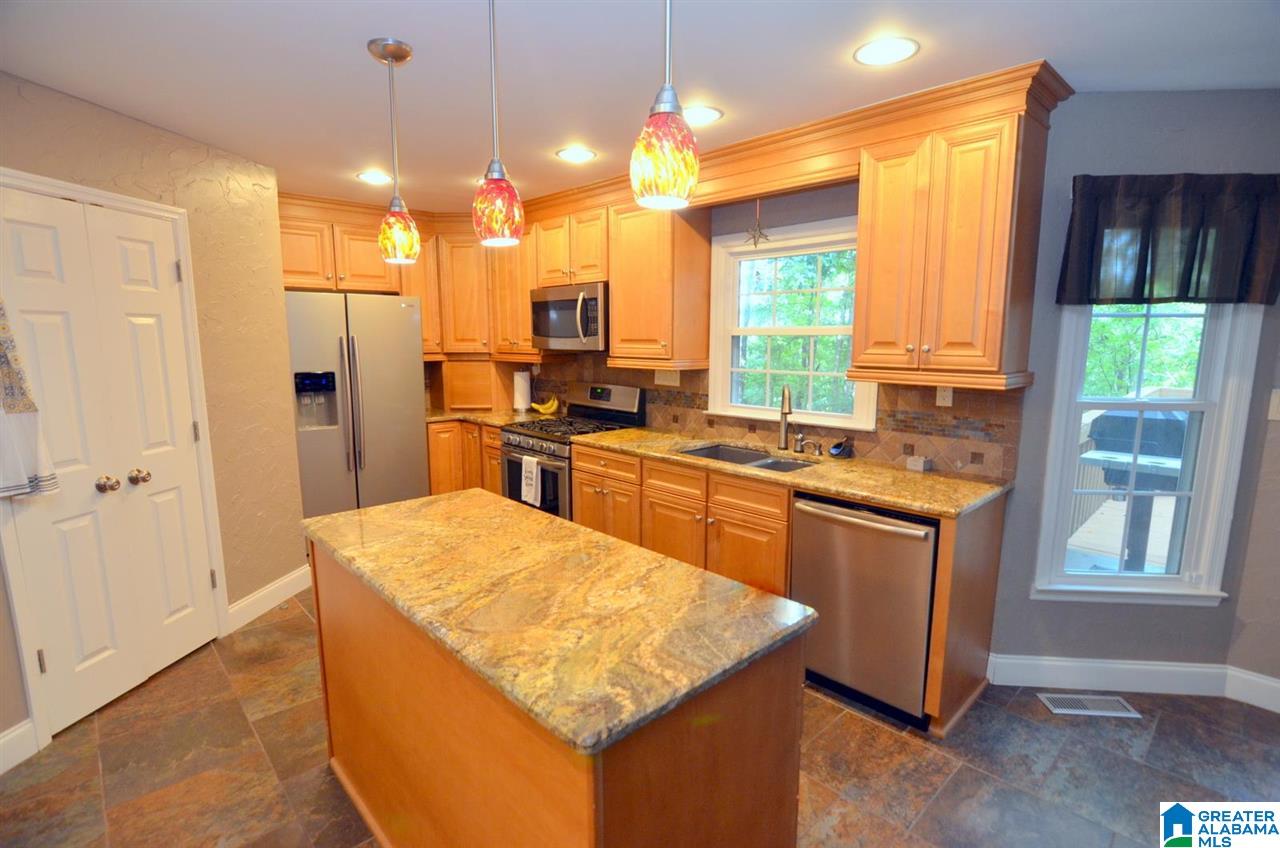 307 Newgate Court Alabaster, AL 35007 - Photo 9 of 50