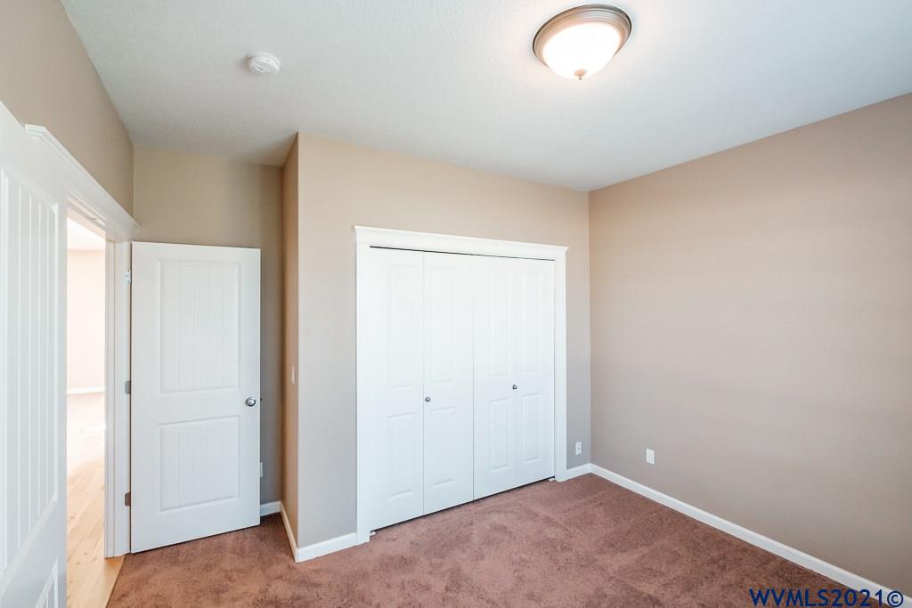 2077 Center Street Southeast Albany, OR 97322 - Photo 6 of 32