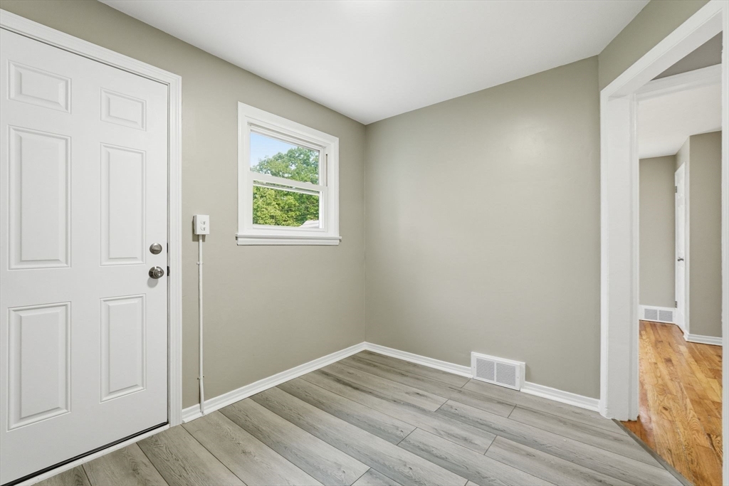 15 Pear Street Springfield, MA 01109 - Photo 8 of 27 Gallery Image 8