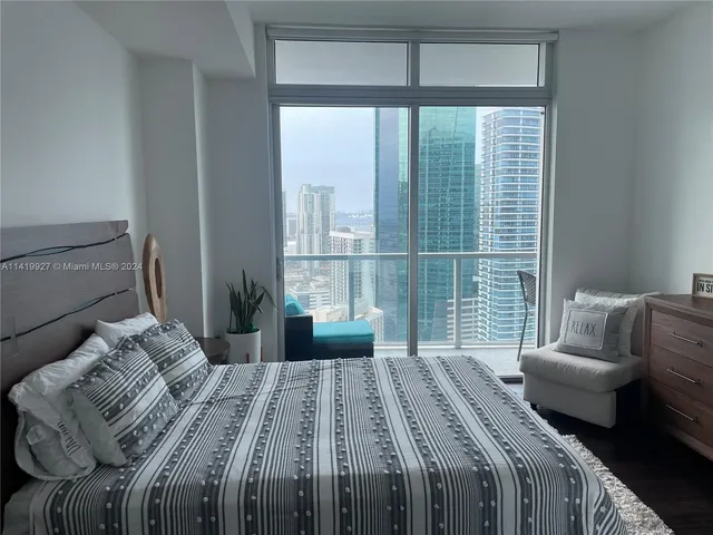 $685,000 | 55 Southeast 6th Street, Unit PH4307, Miami, FL 33131