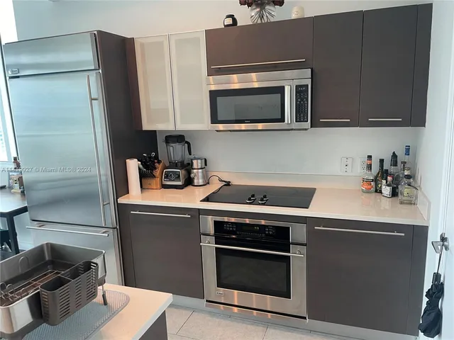 $685,000 | 55 Southeast 6th Street, Unit PH4307, Miami, FL 33131