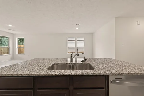 $1,950 | 814 Mustang Rdg Terrace, Magnolia, TX 77354