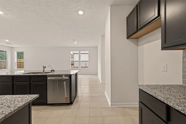 $1,950 | 814 Mustang Rdg Terrace, Magnolia, TX 77354