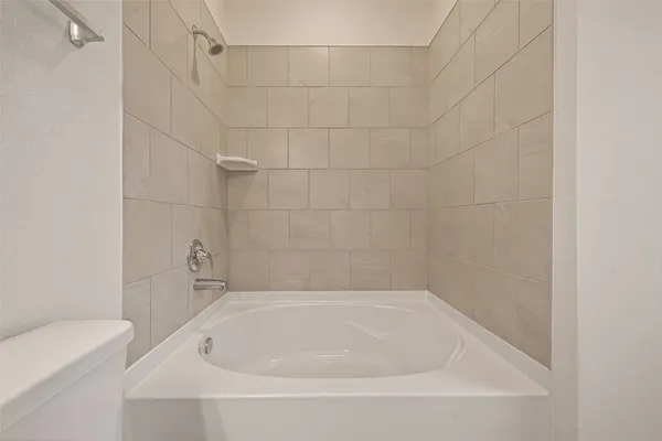 $1,950 | 814 Mustang Rdg Terrace, Magnolia, TX 77354