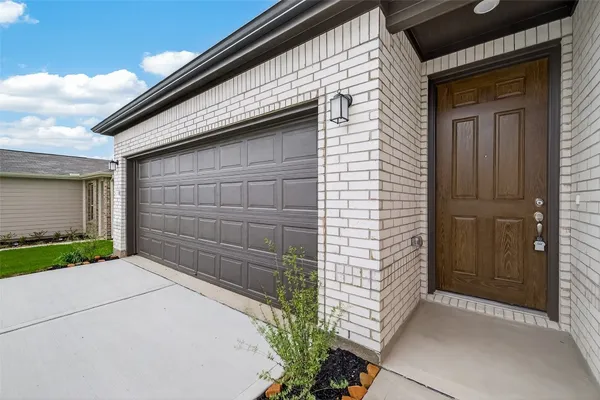 $1,950 | 814 Mustang Rdg Terrace, Magnolia, TX 77354