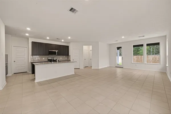 $1,950 | 814 Mustang Rdg Terrace, Magnolia, TX 77354