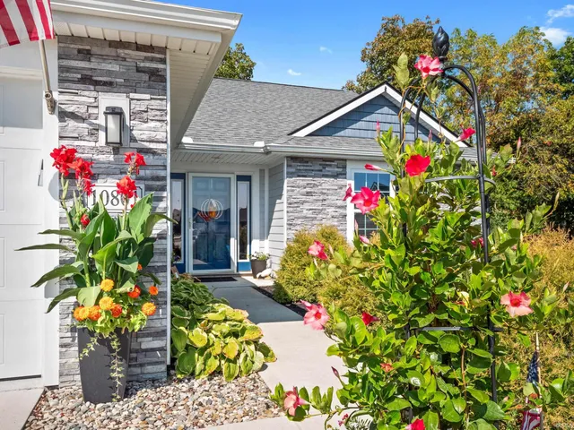 $364,900 | 10801 Fenton Cove, Roanoke, IN 46783