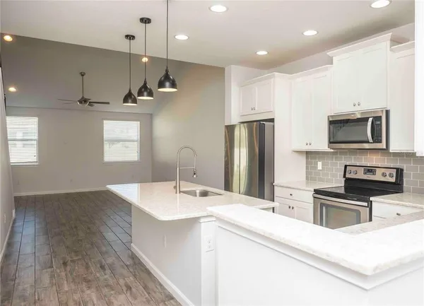 $3,000 | 11737 Brookside Drive, Bradenton, FL 34211