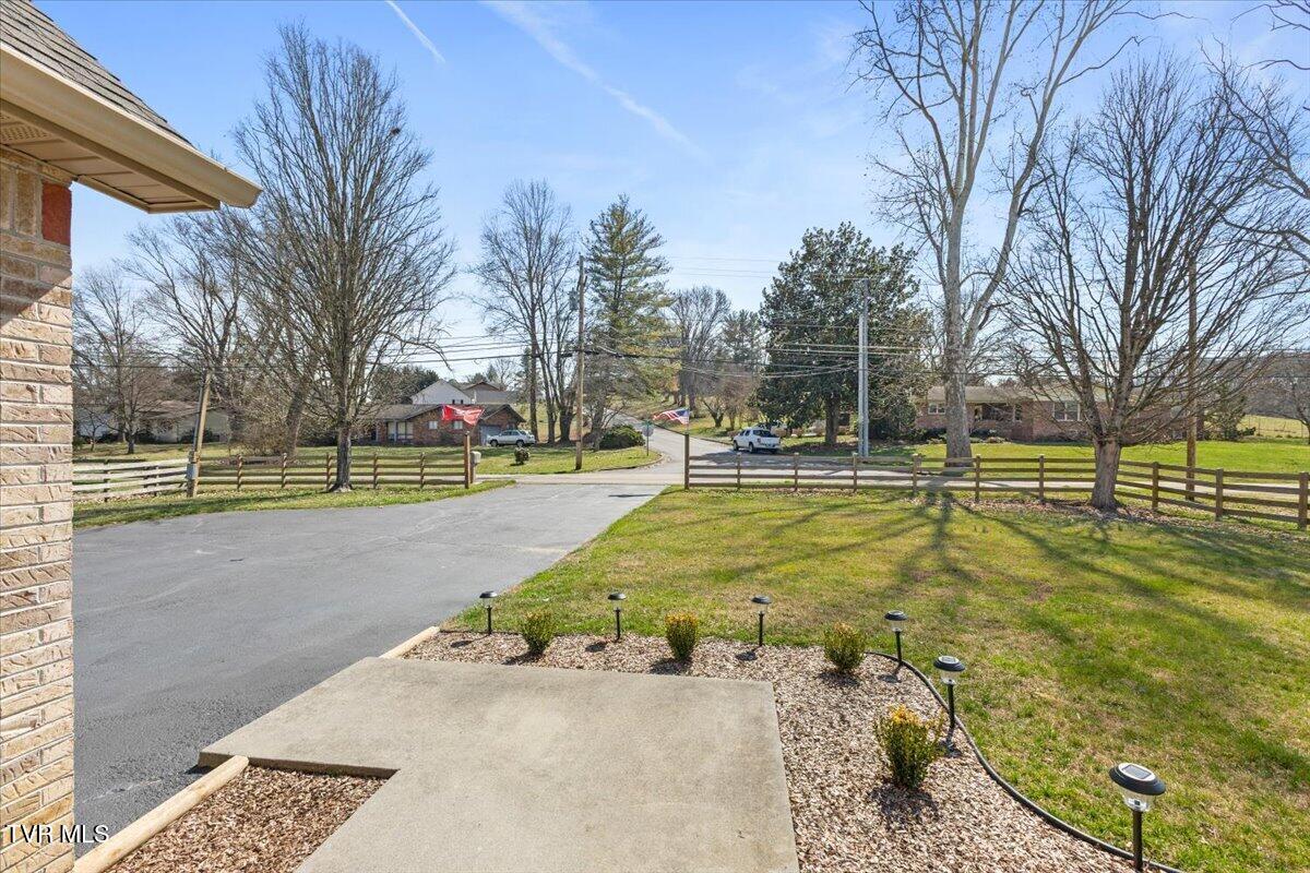 171 Flourville Road Johnson City, TN 37615 - Photo 7 of 63 07-128A6311