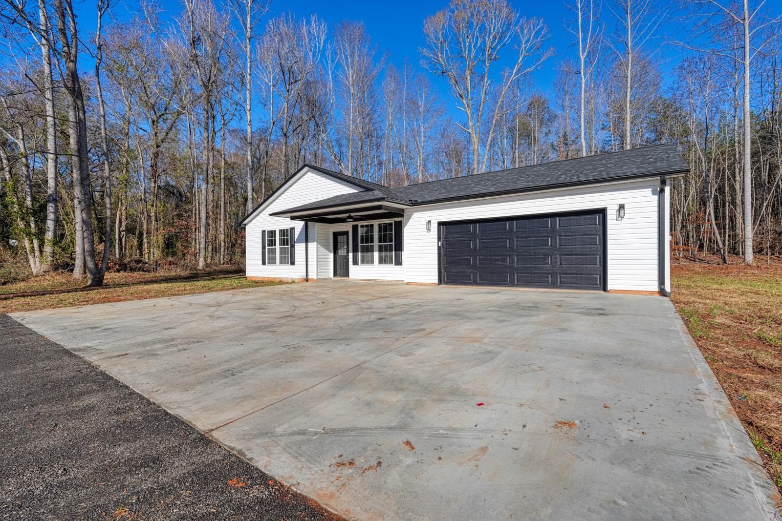 2225 Cowpens Pacolet Road Spartanburg, SC 29307 - Photo 2 of 36