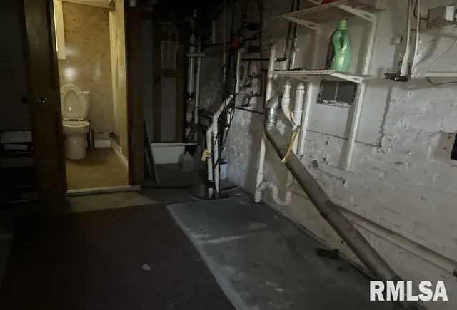 $44,900 | 204 North Maple Street, Christopher, IL 62822