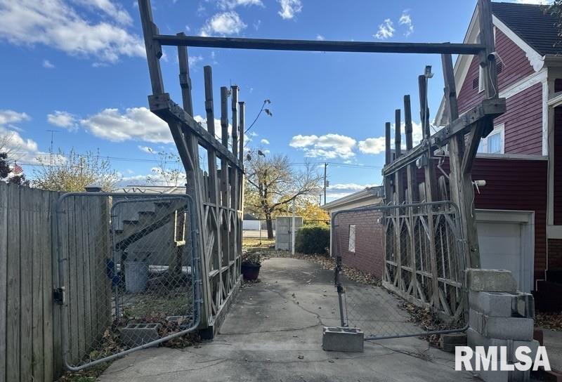 204 North Maple Street Christopher, IL 62822 - Photo 5 of 29