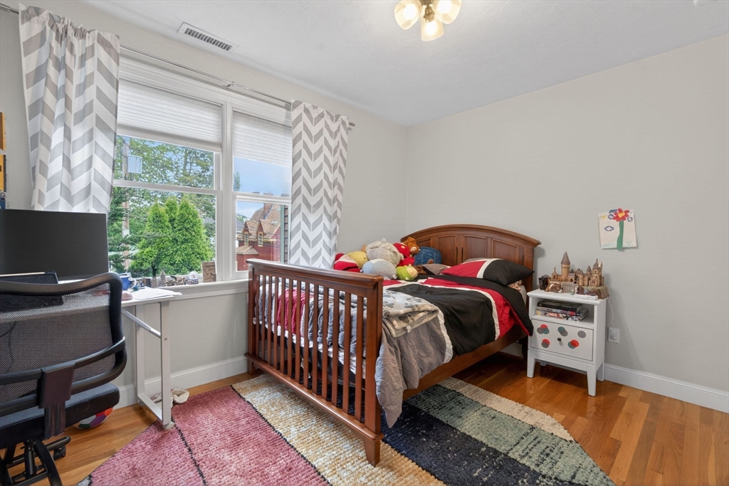 8 Hawthorne Street Watertown, MA 02472 - Photo 15 of 37