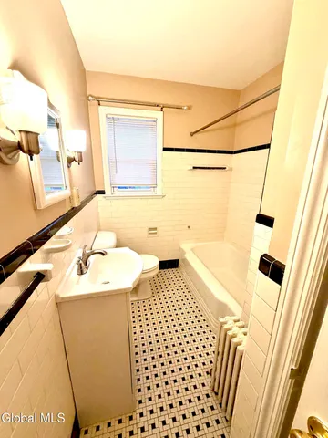 $1,450 | 2224 Crescent Road, Unit 4, Niskayuna, NY 12309