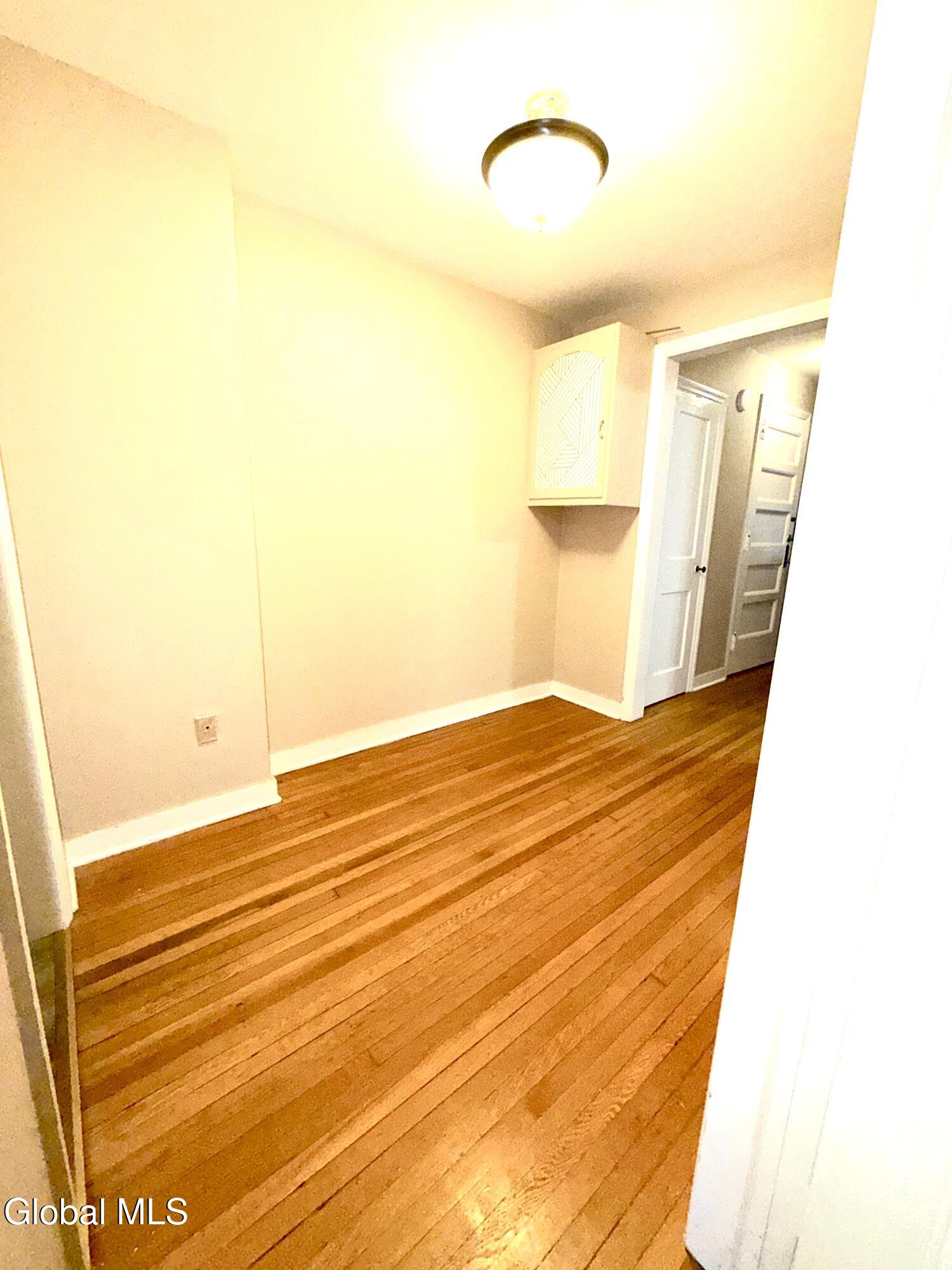 2224 Crescent Road, Unit 4 Niskayuna, NY 12309 - Photo 8 of 10 Dining Area