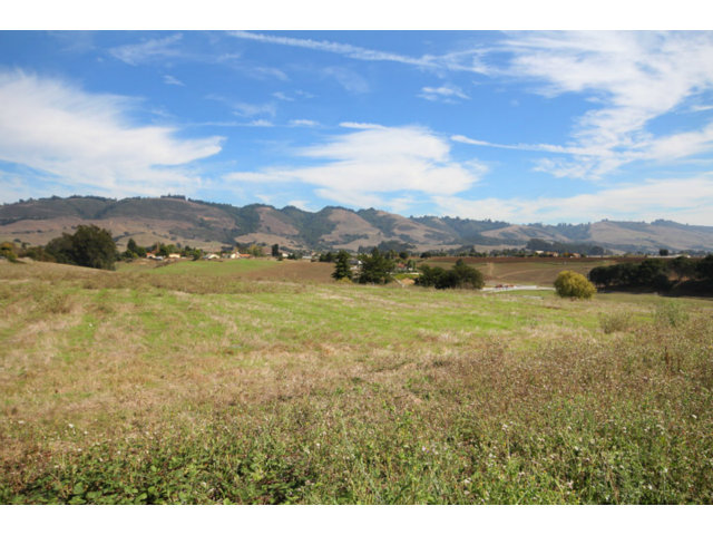 561 Lakeview Road Watsonville, CA 95076 - Photo 18 of 21 a view of an ocean and a mountain