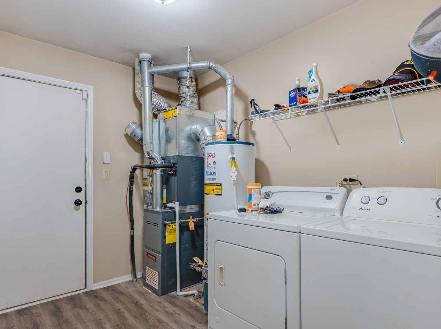 3419 Lake Side Circle Joliet, IL 60431 - Photo 20 of 26 a utility room with dryer and washer
