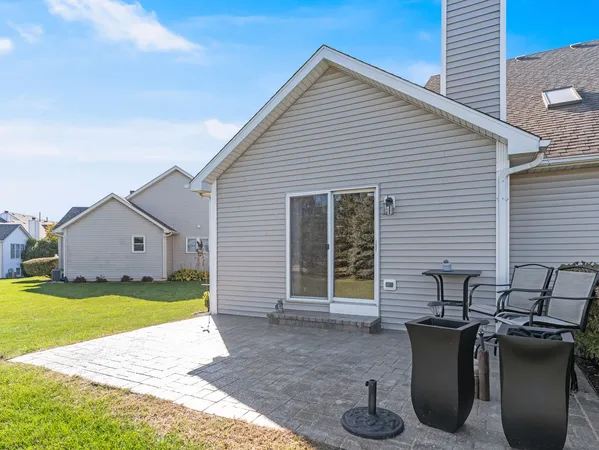 $339,900 | 3419 Lake Side Circle, Joliet, IL 60431