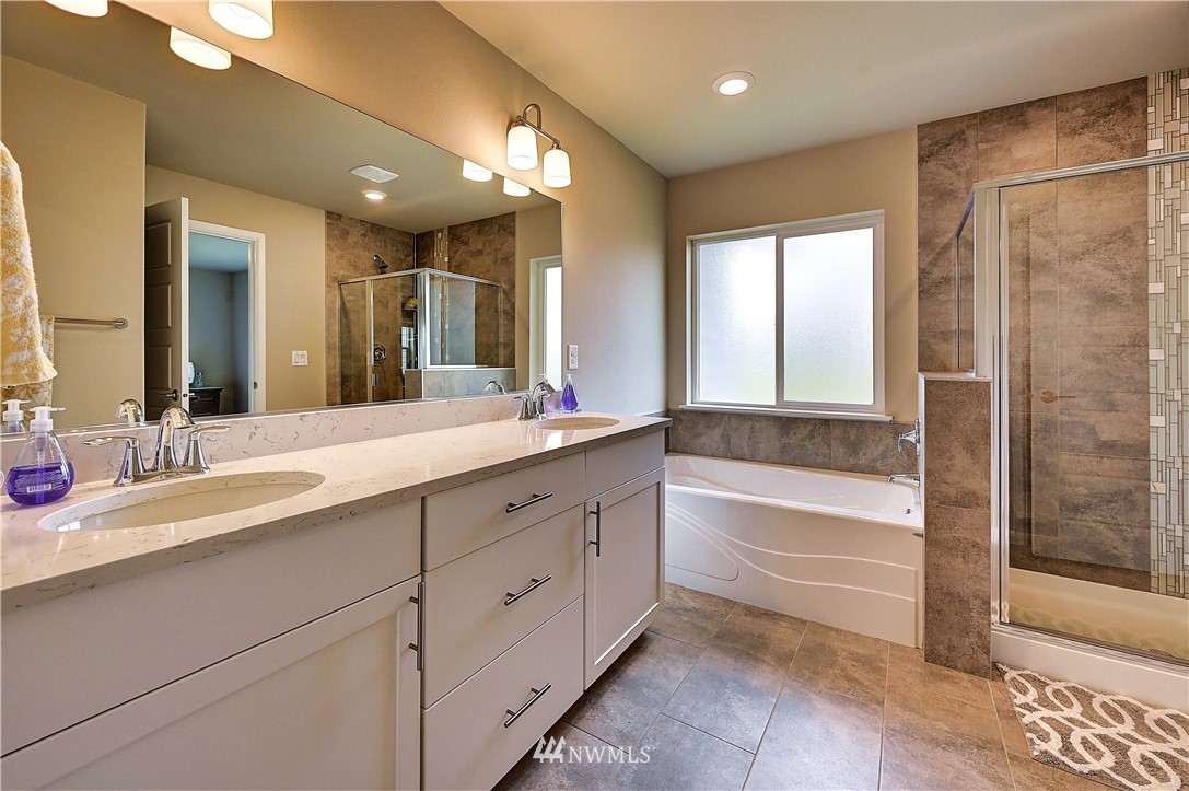 13712 Southeast 185th Way Renton, WA 98058 - Photo 11 of 24 Gallery Image 11