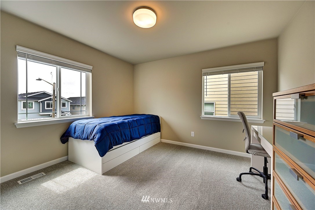 13712 Southeast 185th Way Renton, WA 98058 - Photo 15 of 24 Gallery Image 15