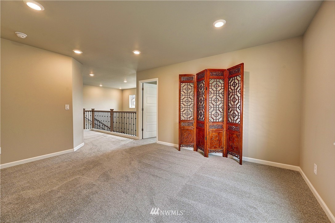 13712 Southeast 185th Way Renton, WA 98058 - Photo 18 of 24 Gallery Image 18