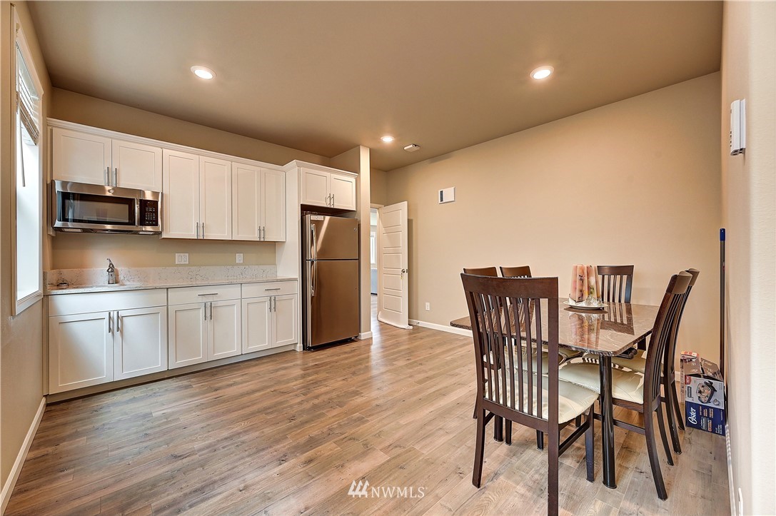 13712 Southeast 185th Way Renton, WA 98058 - Photo 20 of 24 Gallery Image 20