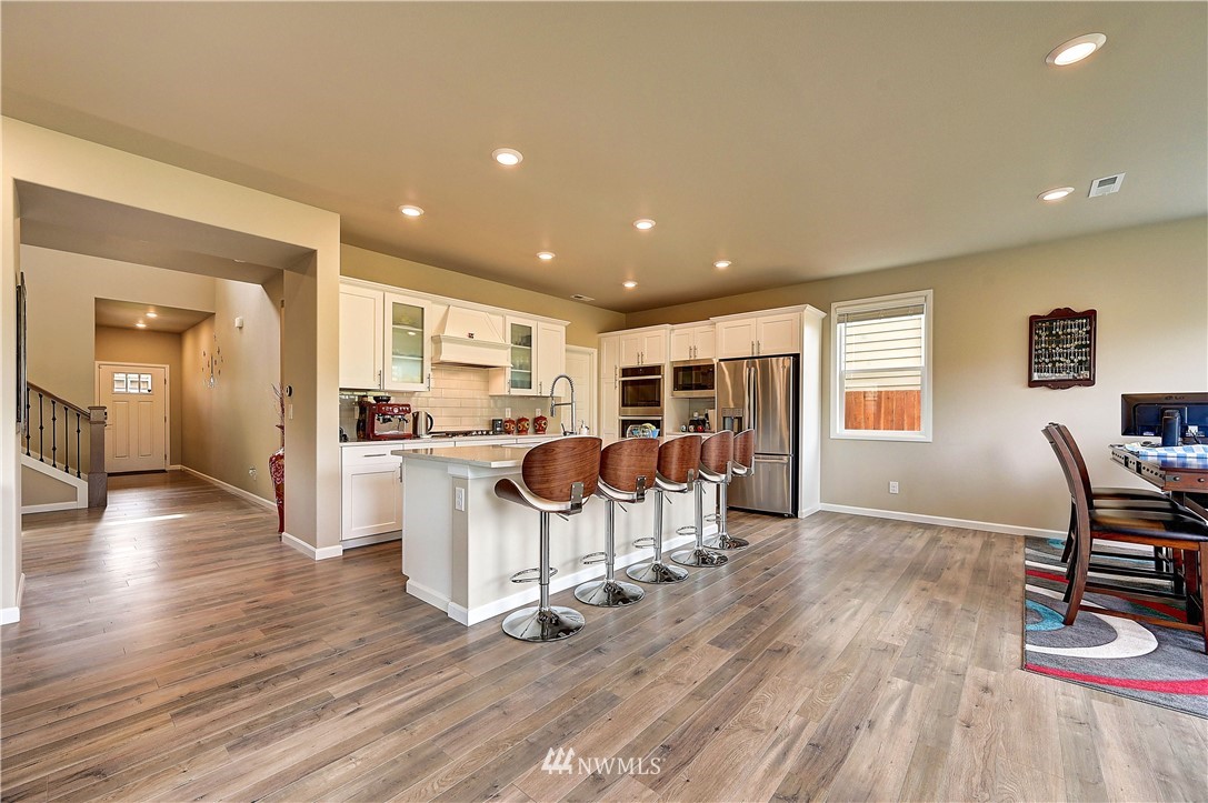 13712 Southeast 185th Way Renton, WA 98058 - Photo 3 of 24 Gallery Image 3