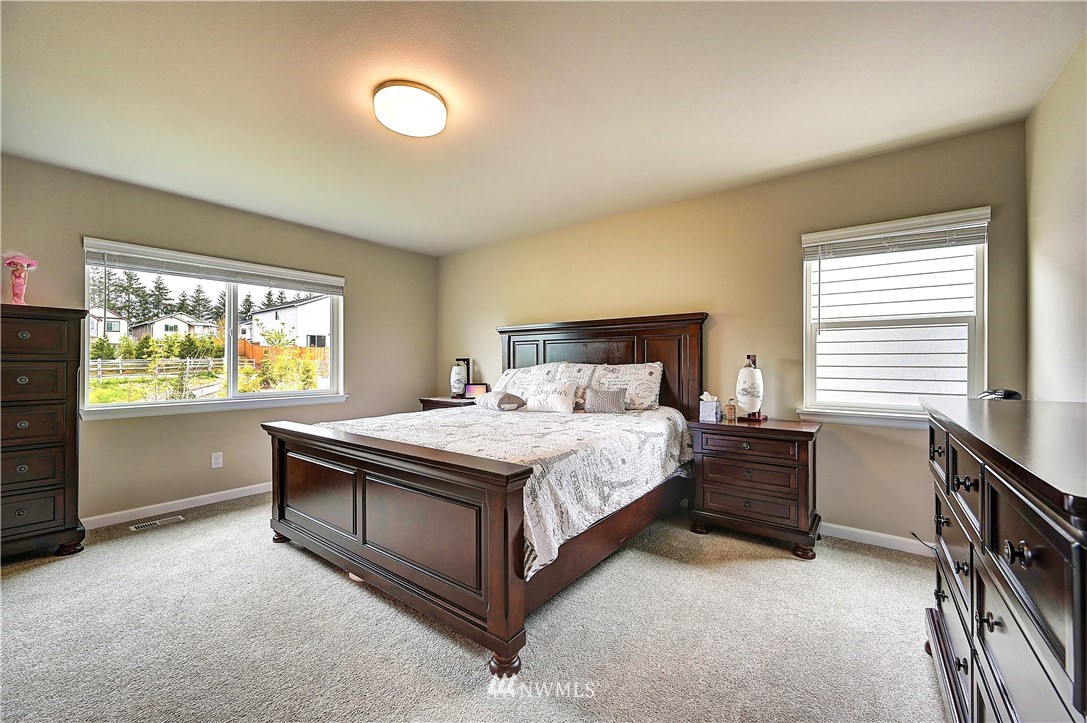 13712 Southeast 185th Way Renton, WA 98058 - Photo 10 of 24 Gallery Image 10