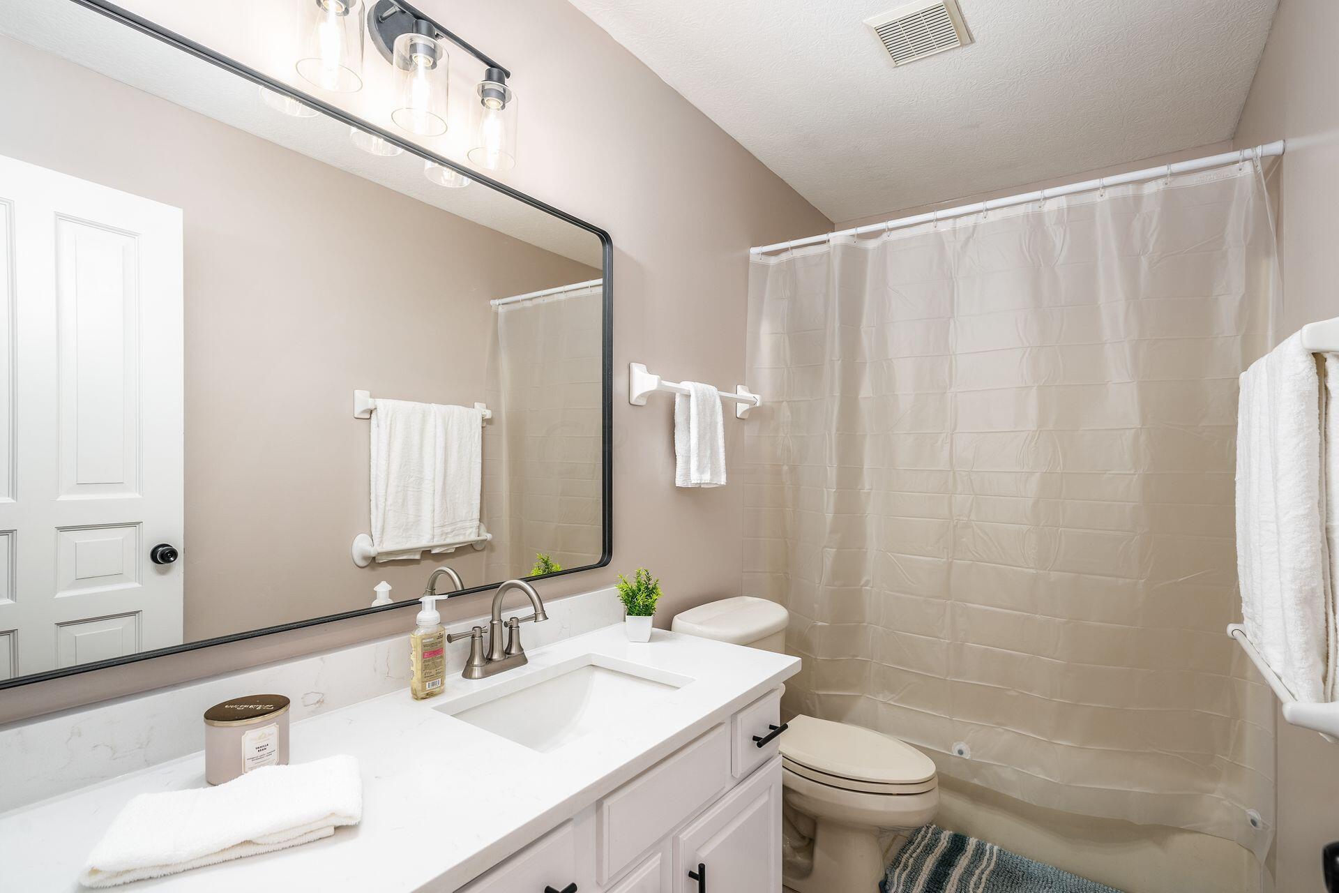 2912 Nantucket Lewis Center, OH 43035 - Photo 21 of 32 Full Bath