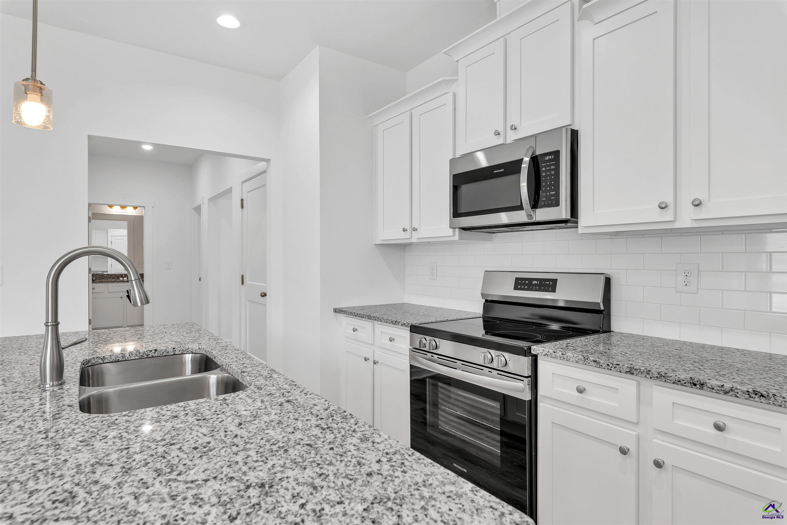 111 Breakwater Way Perry, GA 31069 - Photo 9 of 35 Gallery Image 9