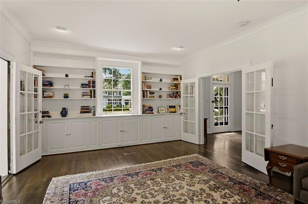 419 Stratford Road Northwest Winston-Salem, NC 27104 - Photo 7 of 37