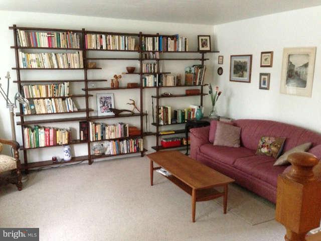 1366 Deanwood Road Baltimore, MD 21234 - Photo 3 of 21 Living Room