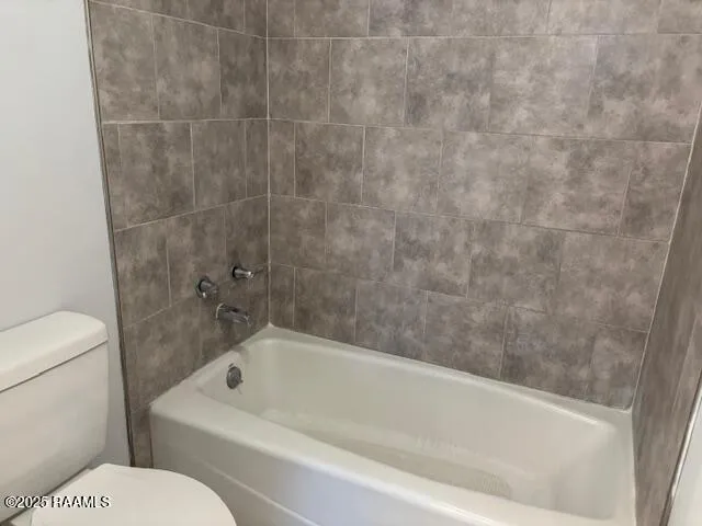 $2,565 | 2110 South S Ormond, Gonzales, LA 70737