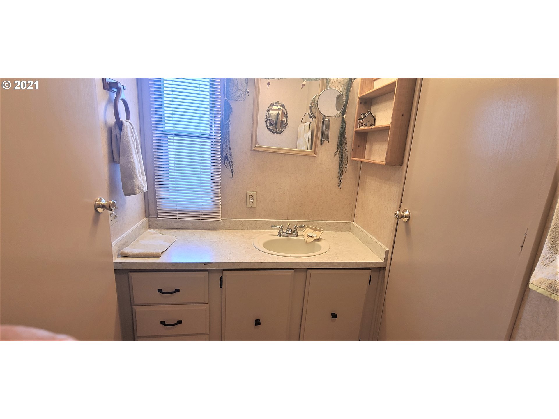 3238 Industrial Avenue Springfield, OR 97478 - Photo 11 of 28 Gallery Image 11