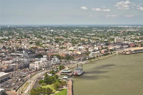 $2,980,000 | 2 Canal Street, Unit 2402, New Orleans, LA 70130