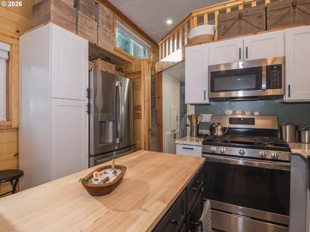 $135,000 | 32700 Southeast Leewood Lane, Unit 57R, Boring, OR 97009