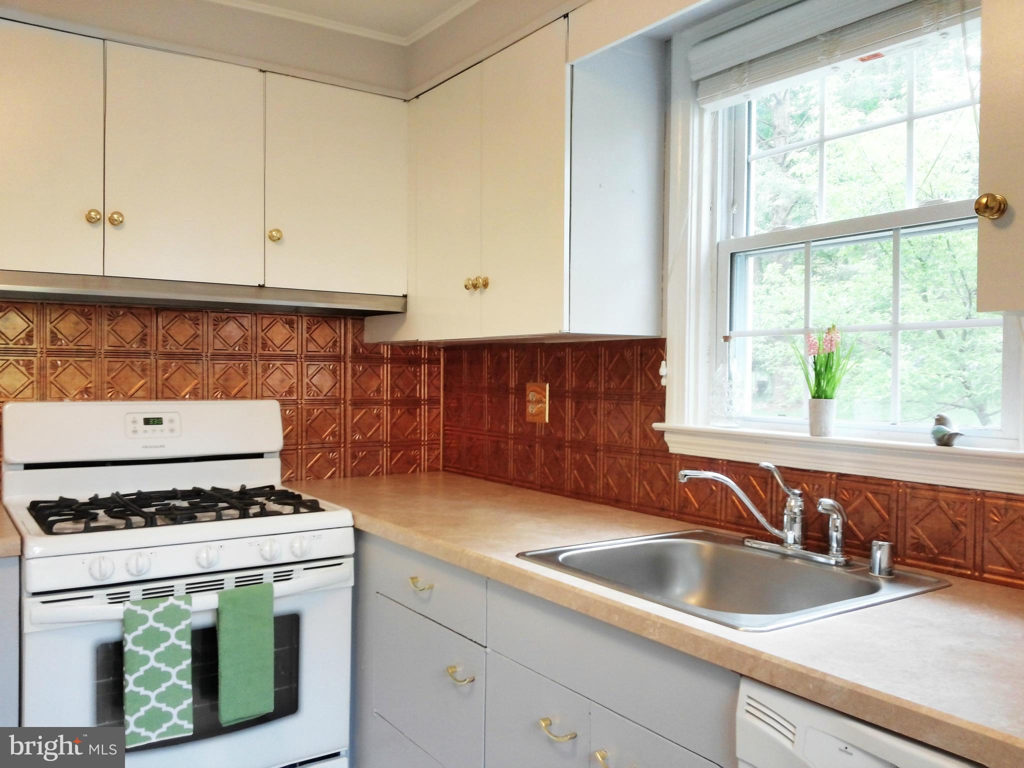 406 Upland Road Pikesville, MD 21208 - Photo 13 of 29 Kitchen