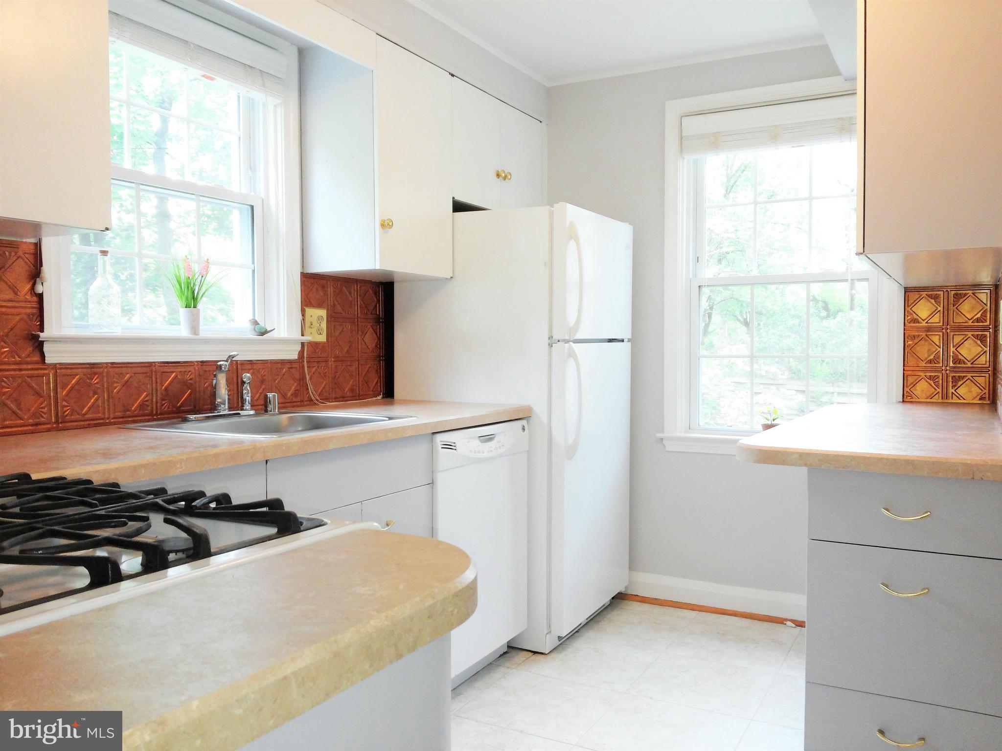406 Upland Road Pikesville, MD 21208 - Photo 14 of 29 Kitchen