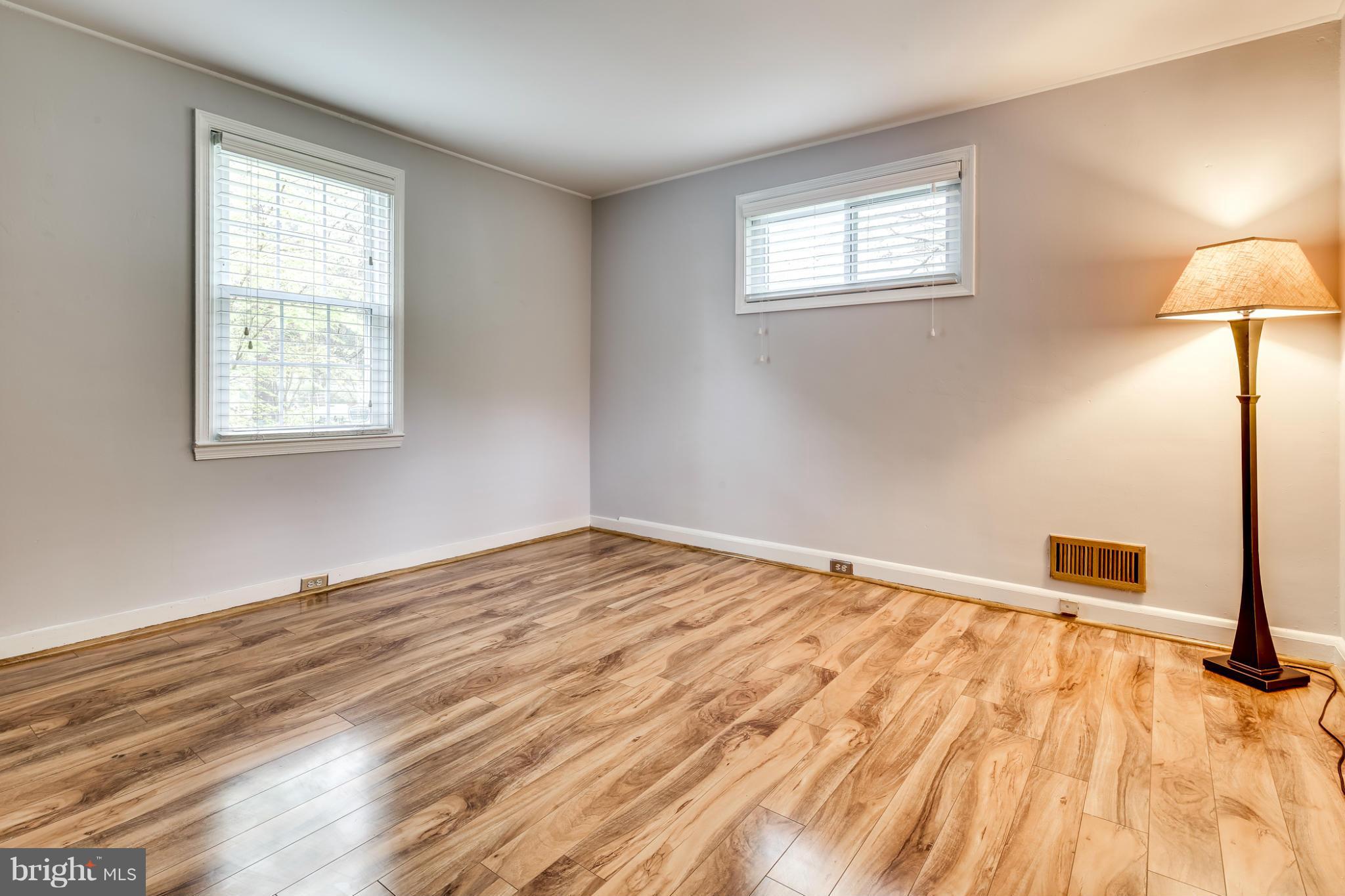 406 Upland Road Pikesville, MD 21208 - Photo 8 of 29 Living Room