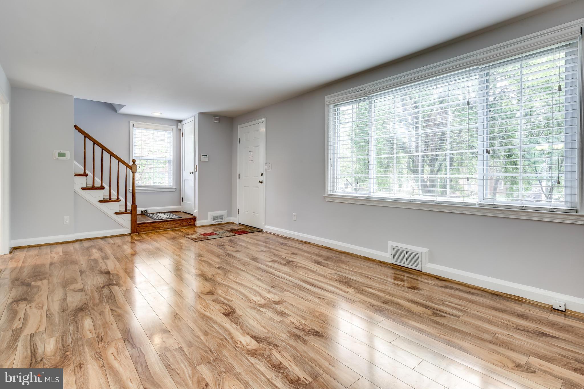 406 Upland Road Pikesville, MD 21208 - Photo 10 of 29 Living Room